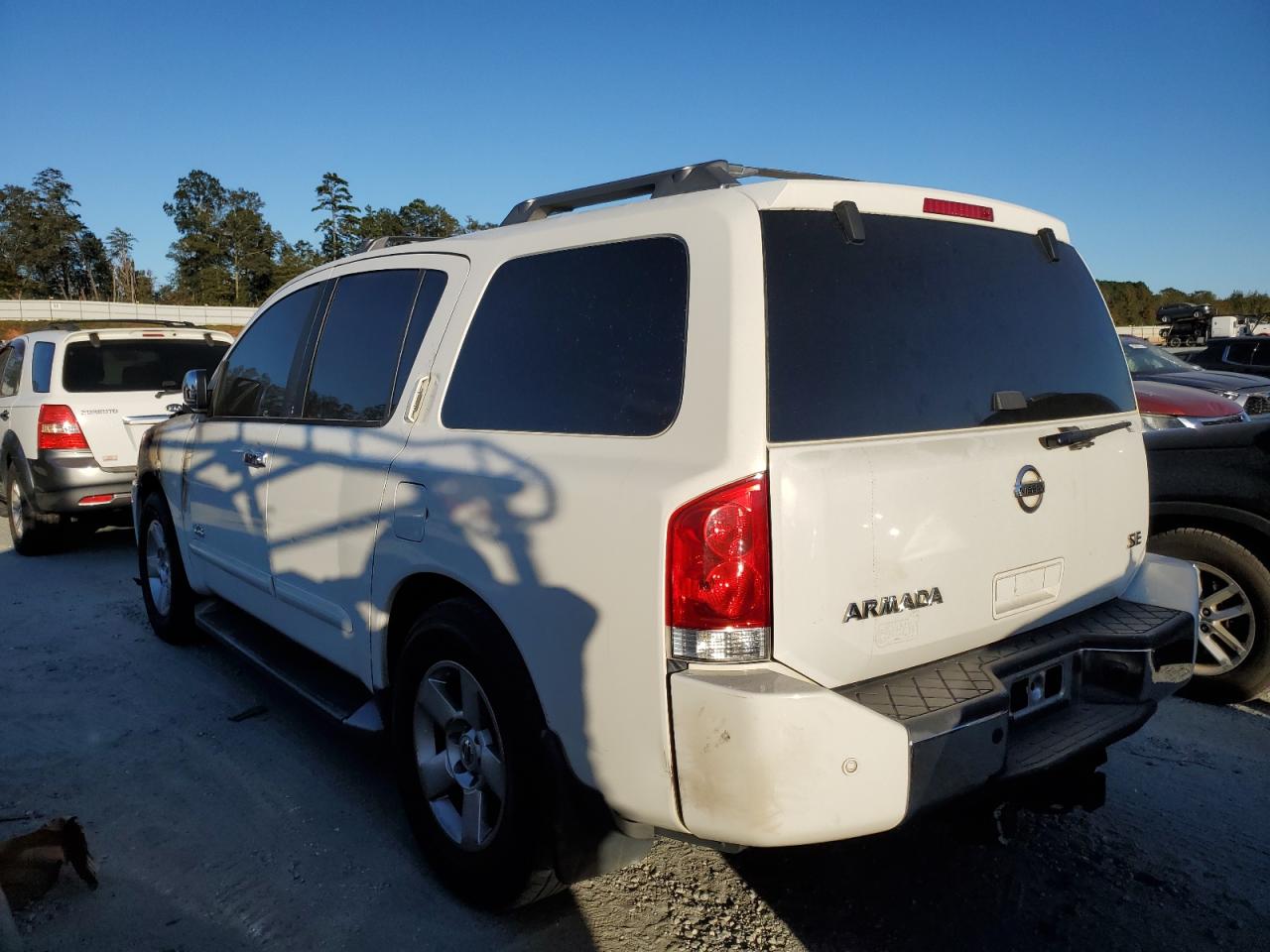 2005 Nissan Armada - Image 2