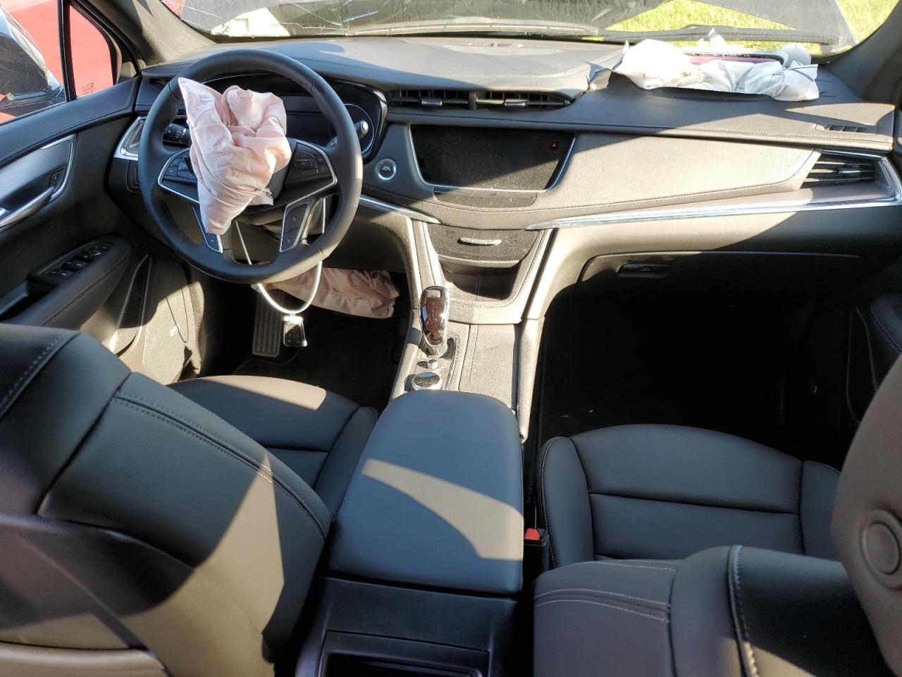 2024 Cadillac Xt5 Luxury VIN: 1GEKNAR47R2747455 Lot: 74682874