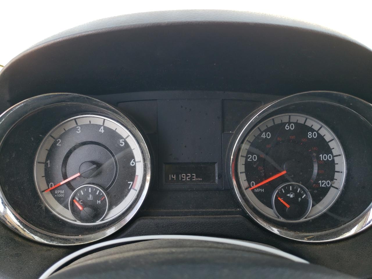 2012 Dodge Caravan - Image 9
