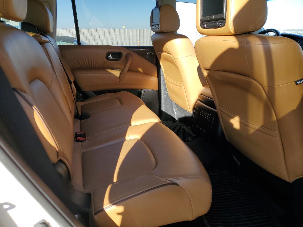 JN8AZ2NC1G9403052 2016 Infiniti Qx80