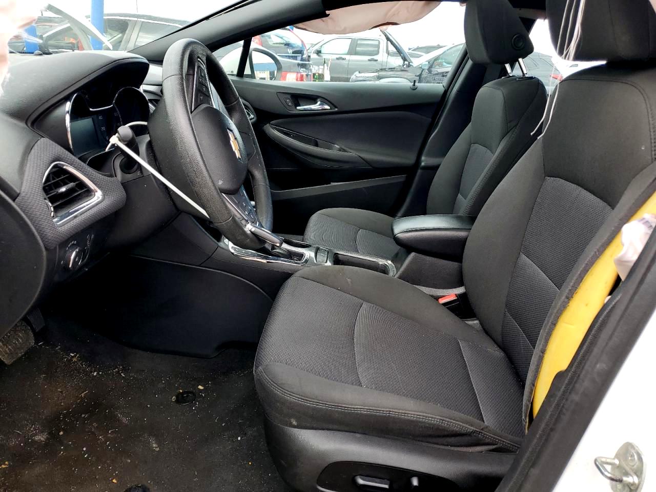 2018 Chevrolet Cruze - Image 7