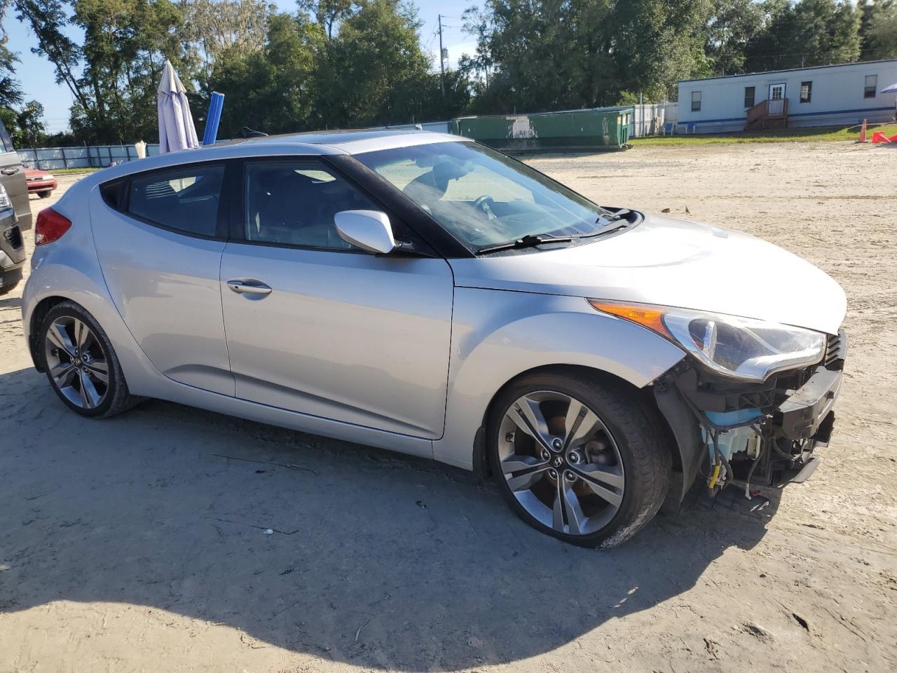 2016 Hyundai Veloster - Image 4