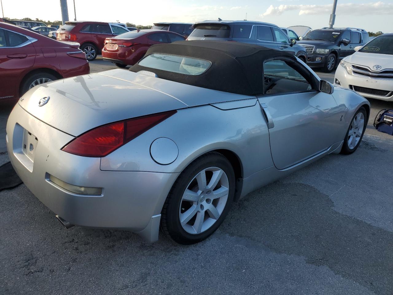2004 Nissan 350Z - Image 3