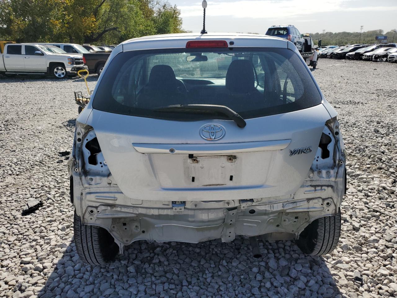 VNKKTUD3XHA075393 2017 Toyota Yaris L