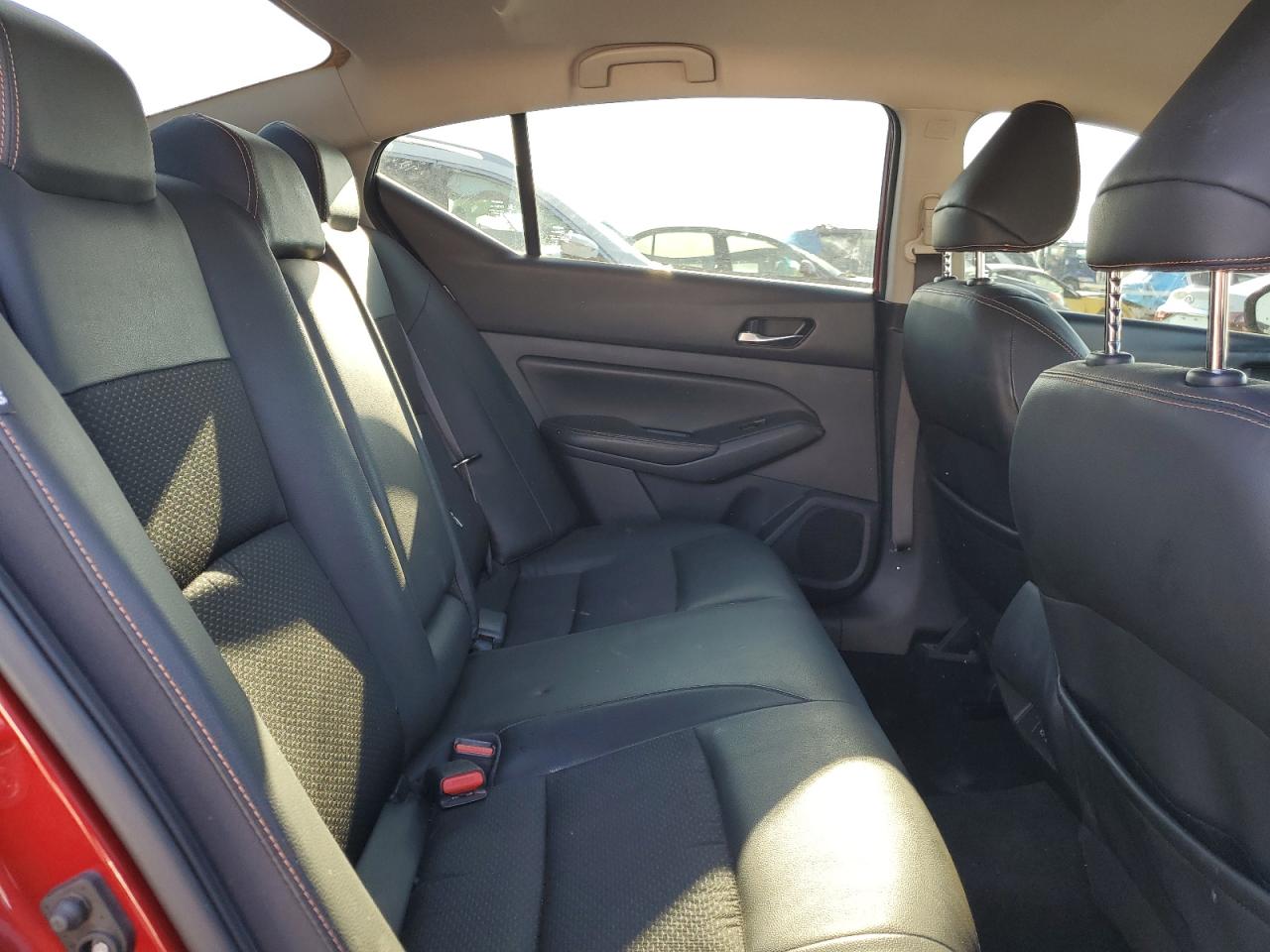 2020 Nissan Altima - Image 10