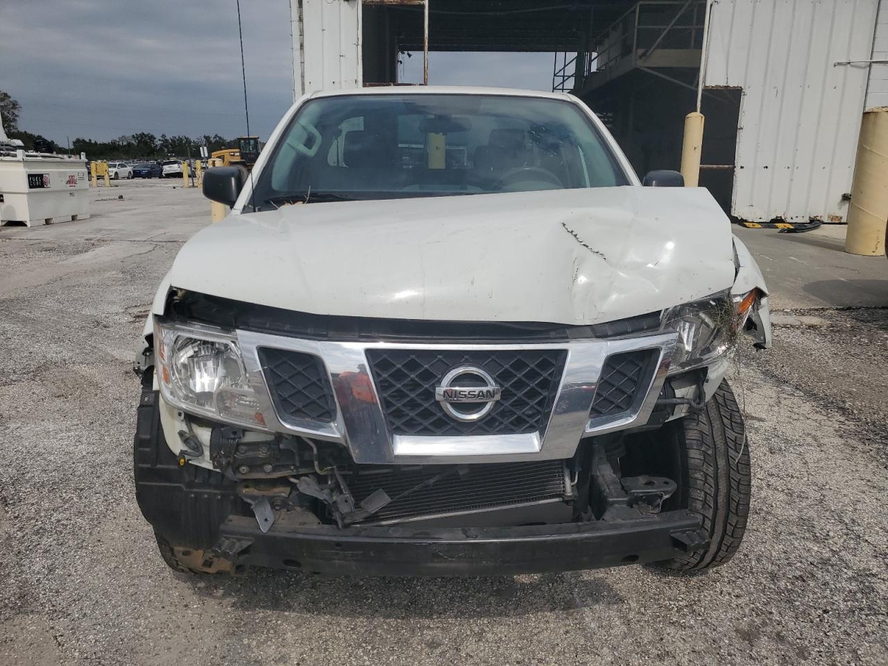 2017 Nissan Navara (Frontier) - Image 5