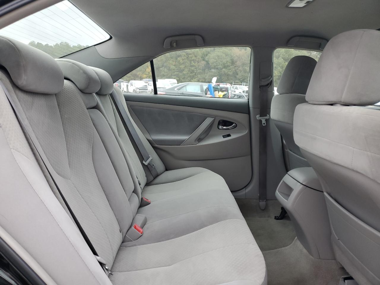 2009 Toyota Camry - Image 10