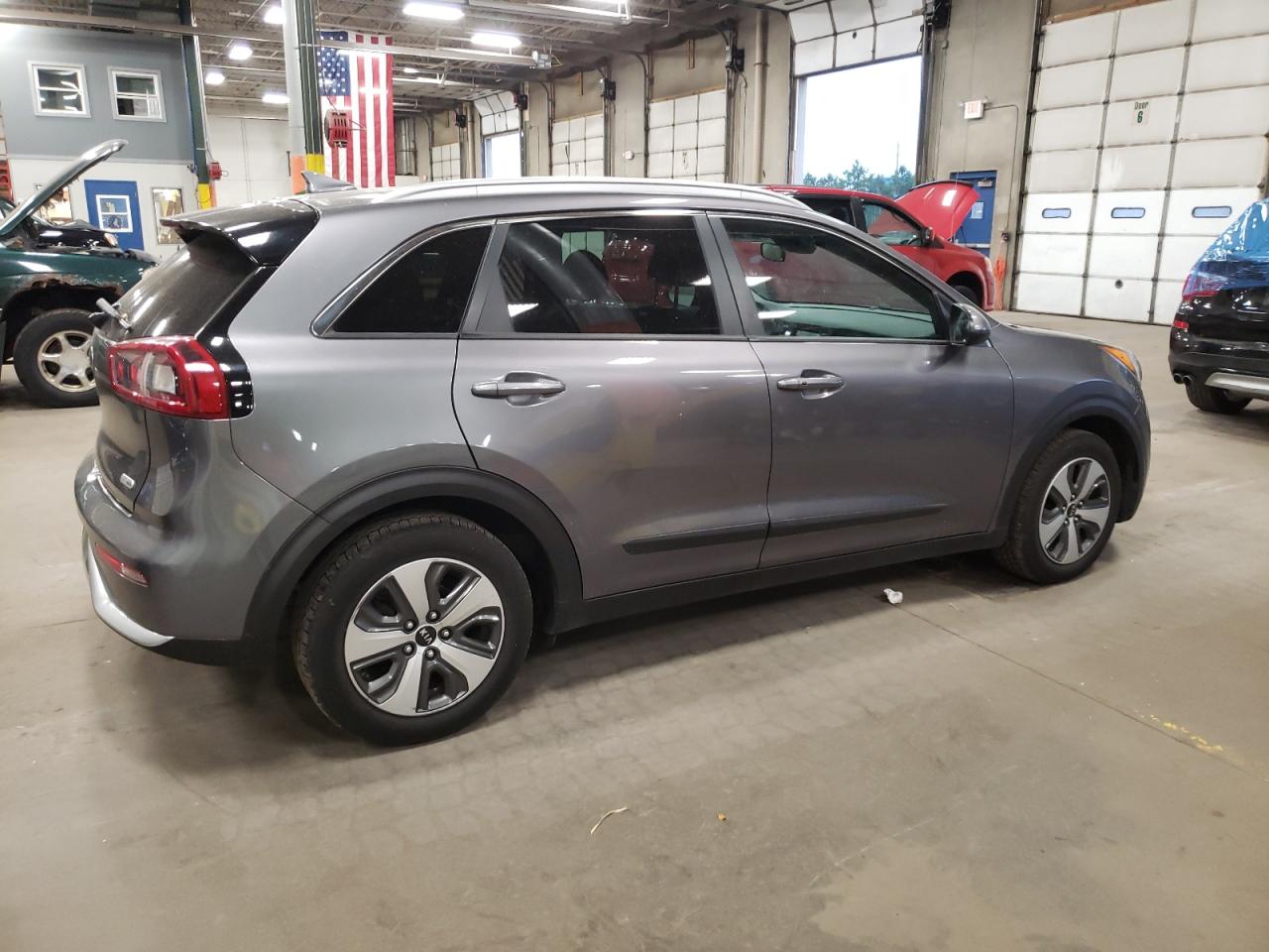 VIN KNDCB3LC4J5146226 2018 KIA NIRO no.3