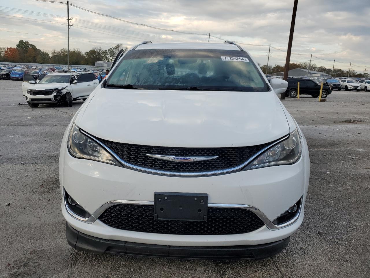 2019 Chrysler Pacifica - Image 5