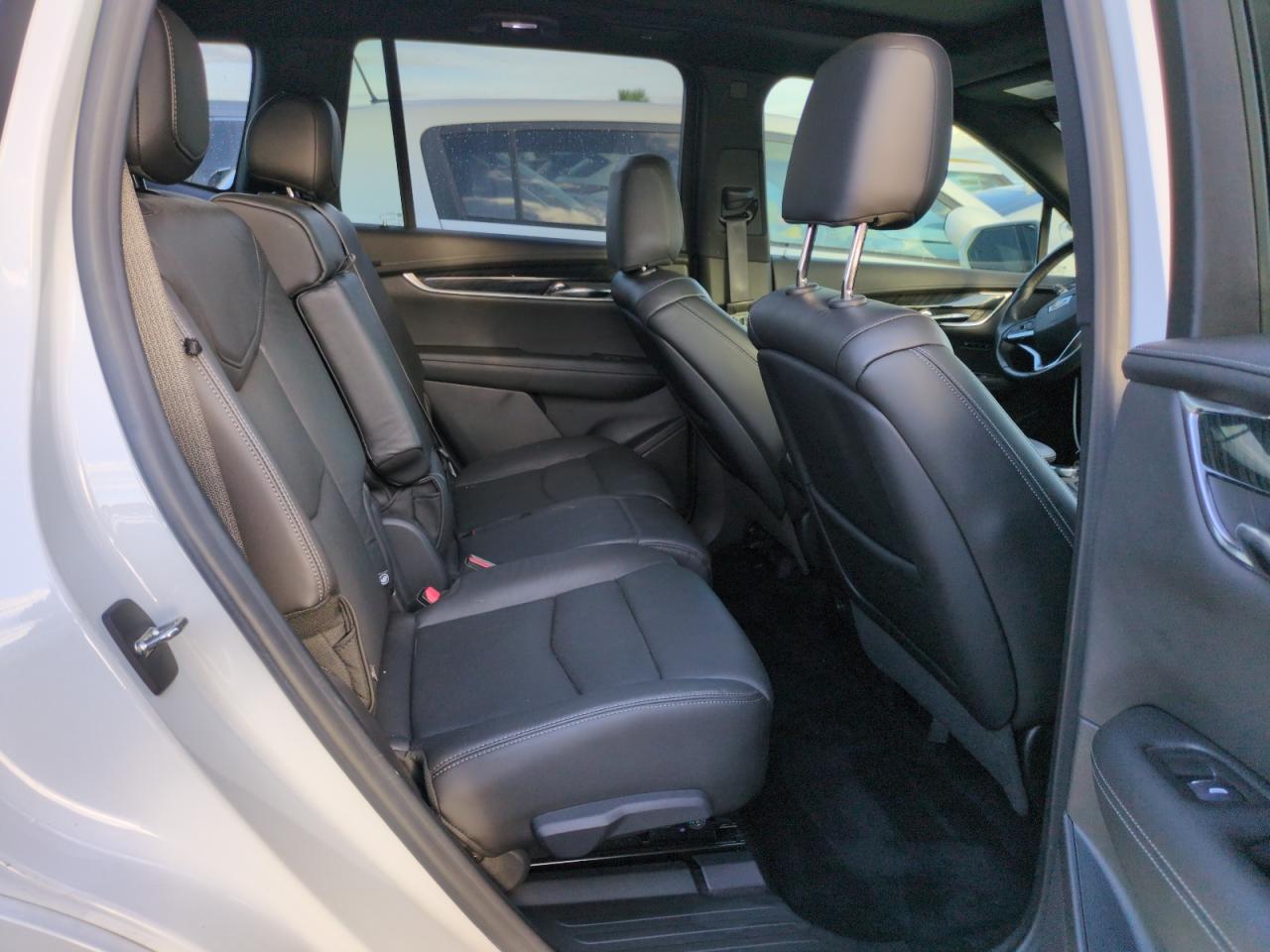 2020 Cadillac XT6 - Image 11