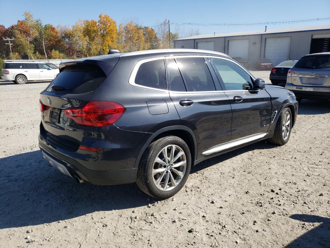 VIN 5UXTR9C52JLD59883 2018 BMW X3 no.3