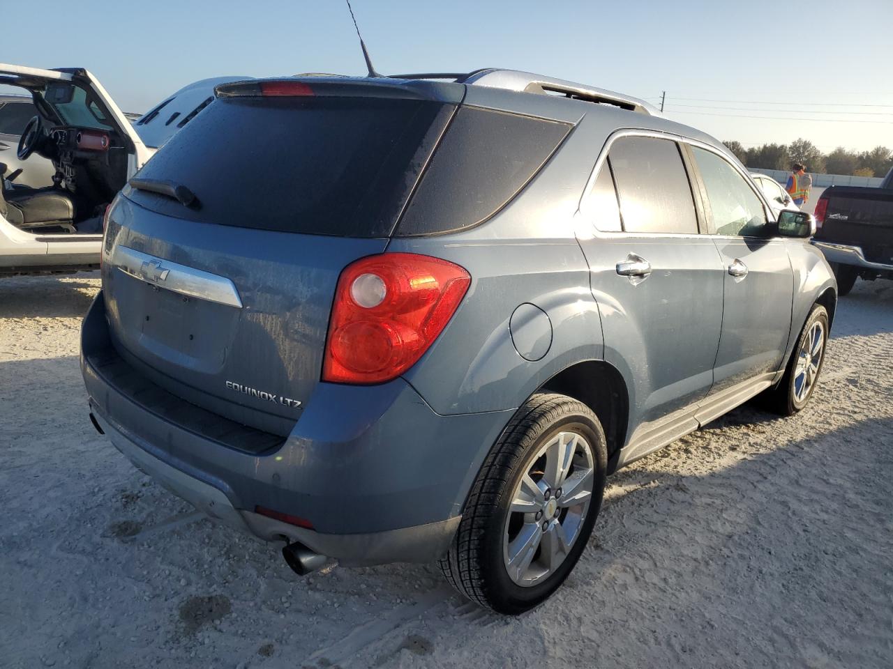 2011 Chevrolet Equinox - Image 3