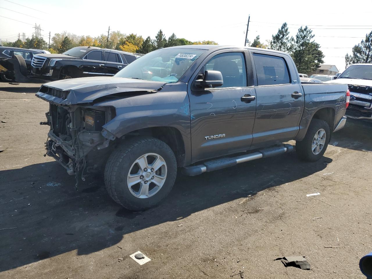 5TFDM5F1XGX066740 2016 Toyota Tundra Crewmax Sr5