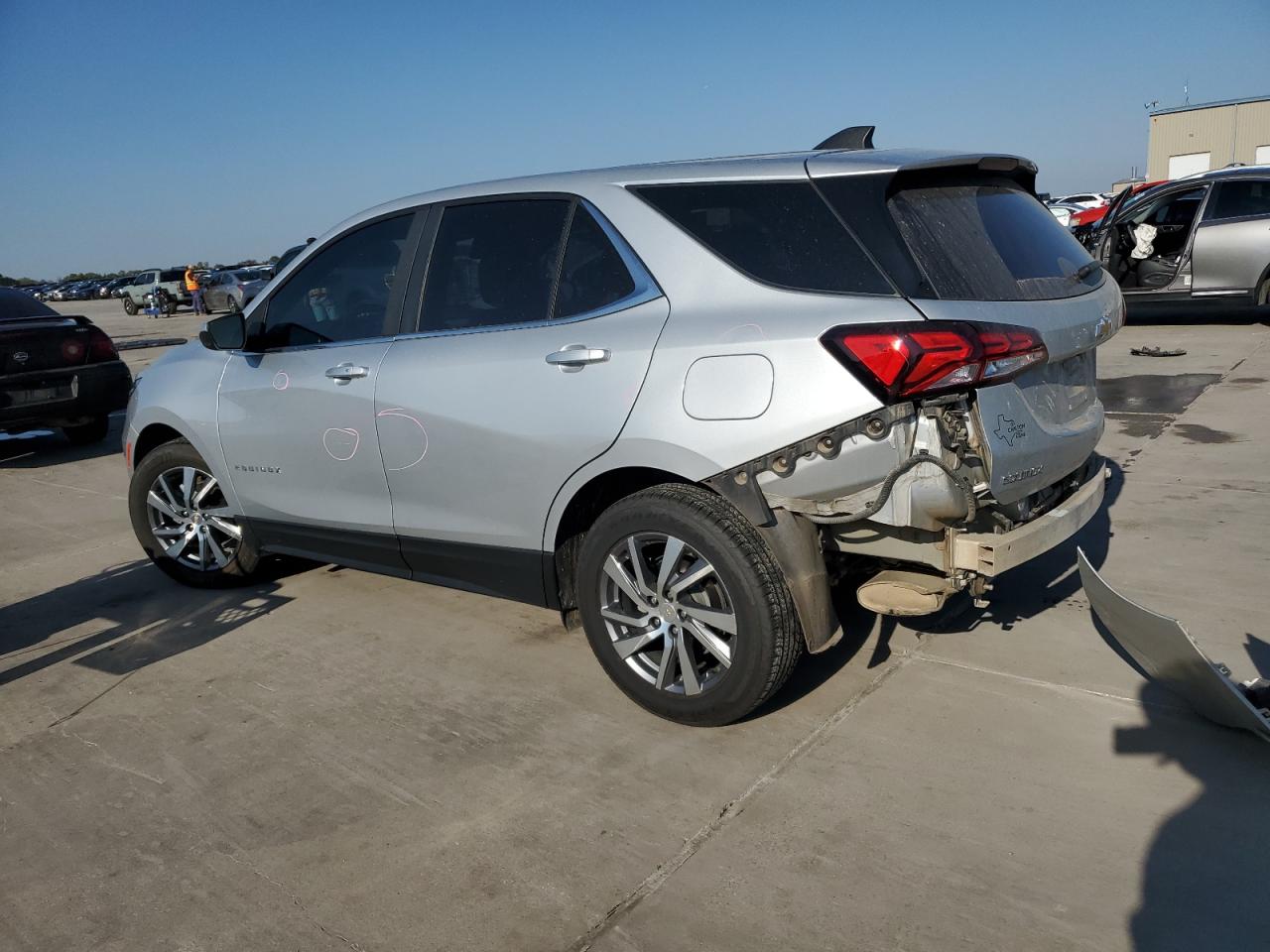 2022 Chevrolet Equinox - Image 2