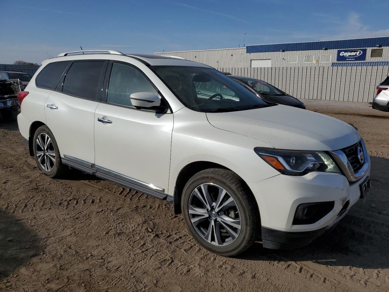 2017 Nissan Pathfinder - Image 4