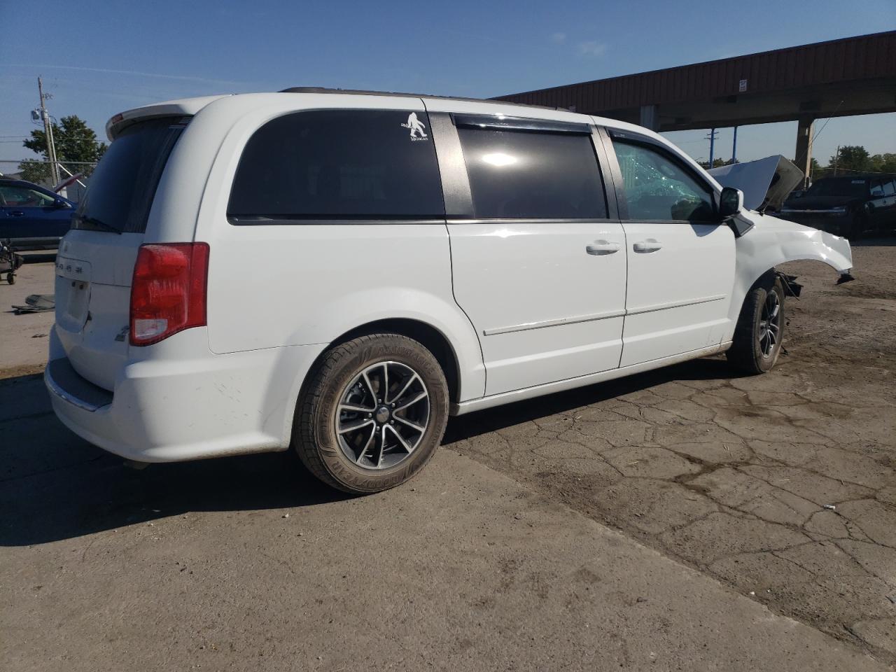 2016 Dodge Caravan - Image 3