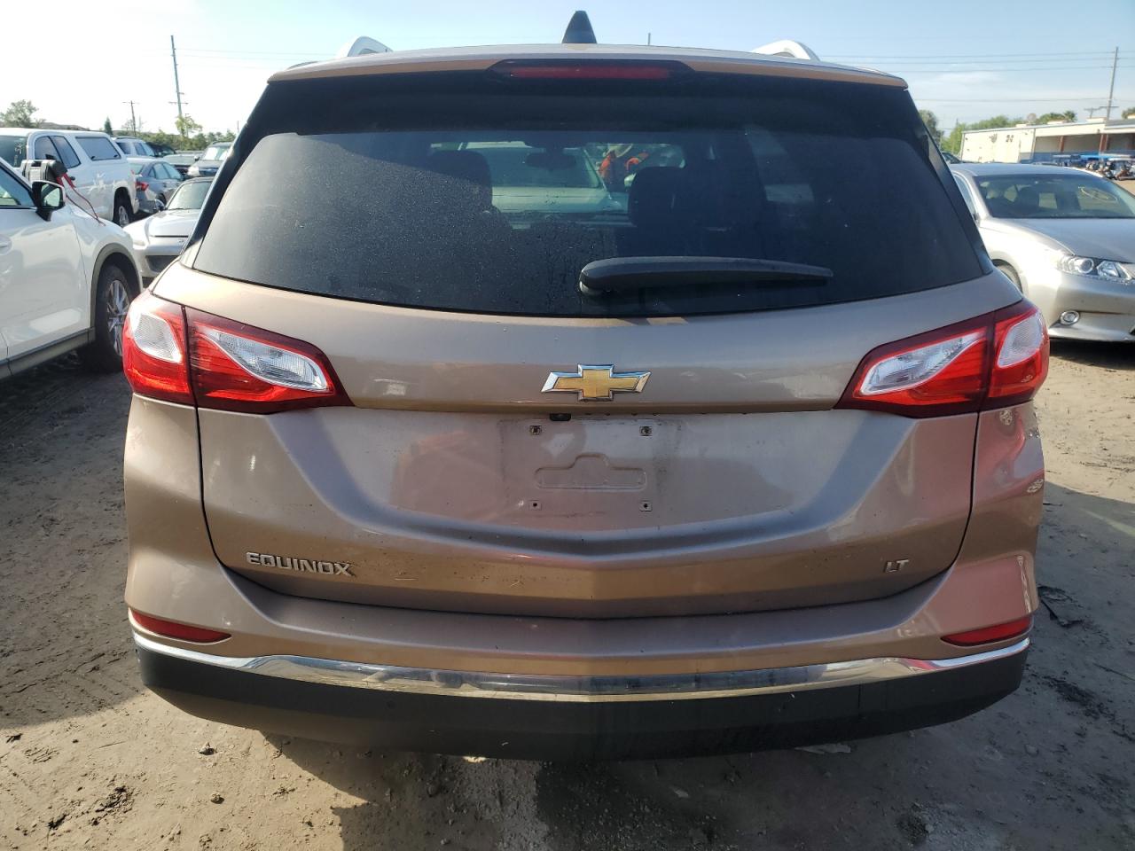 3GNAXJEV2JL338733 2018 Chevrolet Equinox Lt