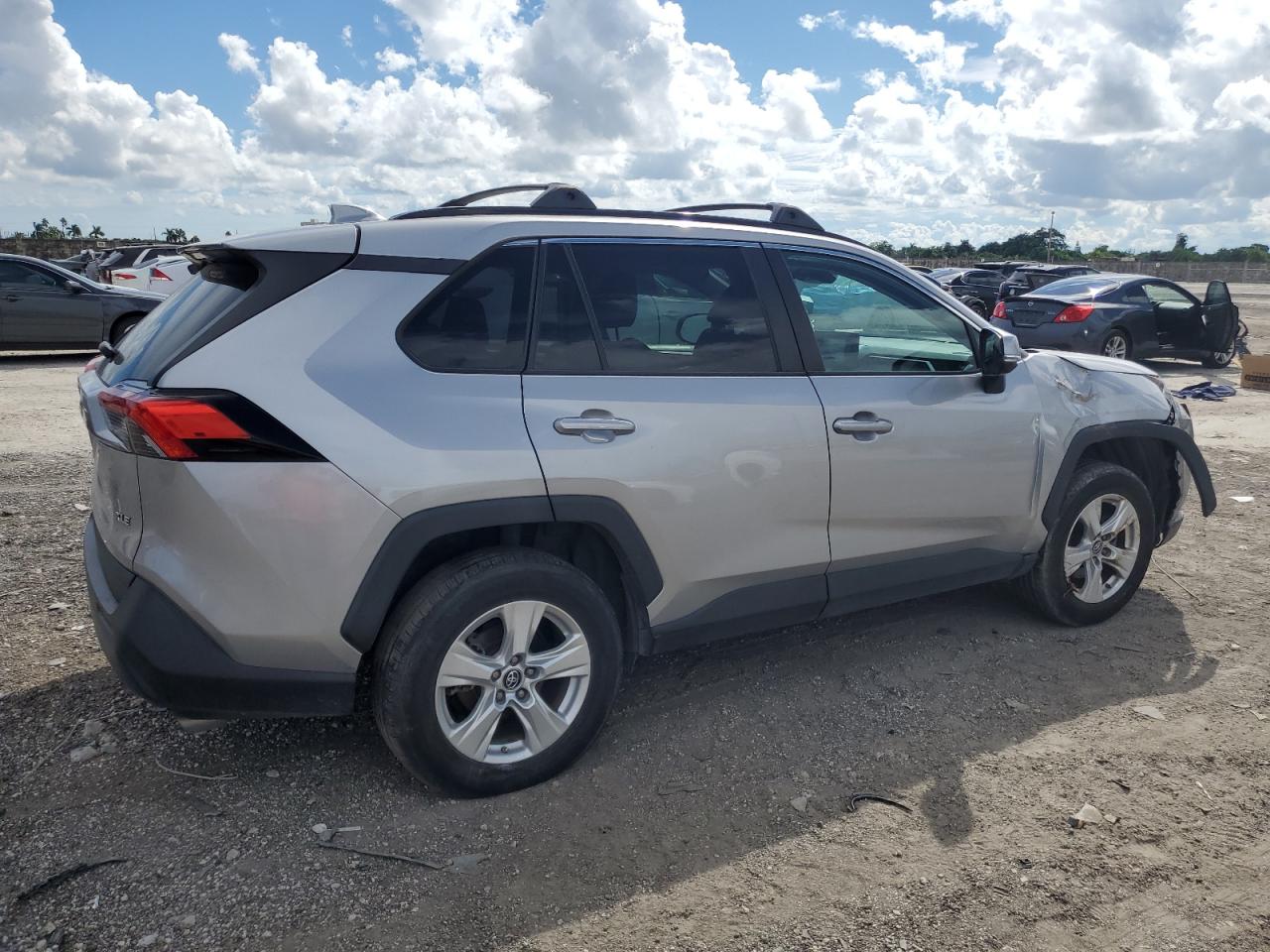 2019 Toyota RAV 4 - Image 3