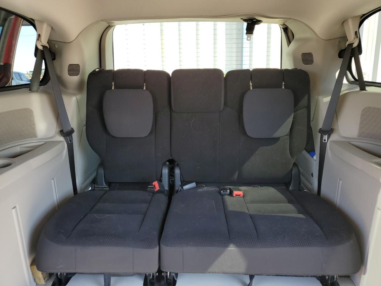 2018 Dodge Caravan - Image 10