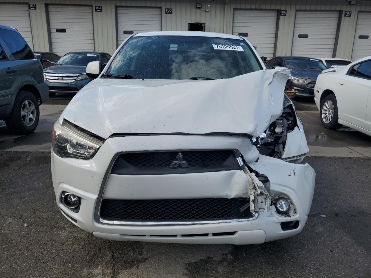 2011 Mitsubishi Outlander - Image 5