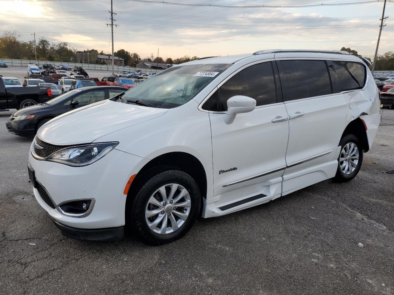 2019 Chrysler Pacifica - Image 1