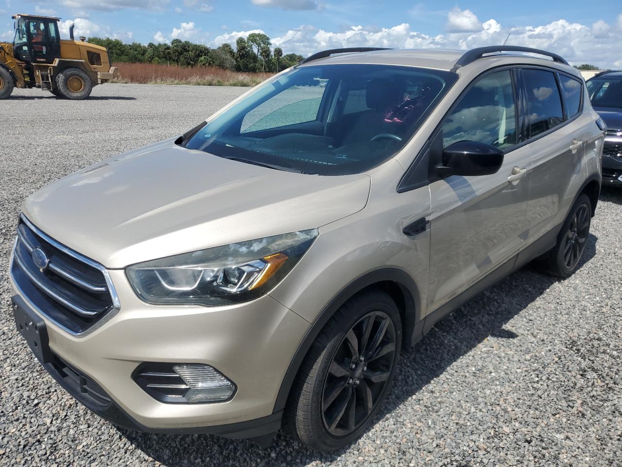 1FMCU0GD6HUC59618 2017 FORD ESCAPE - Image 1