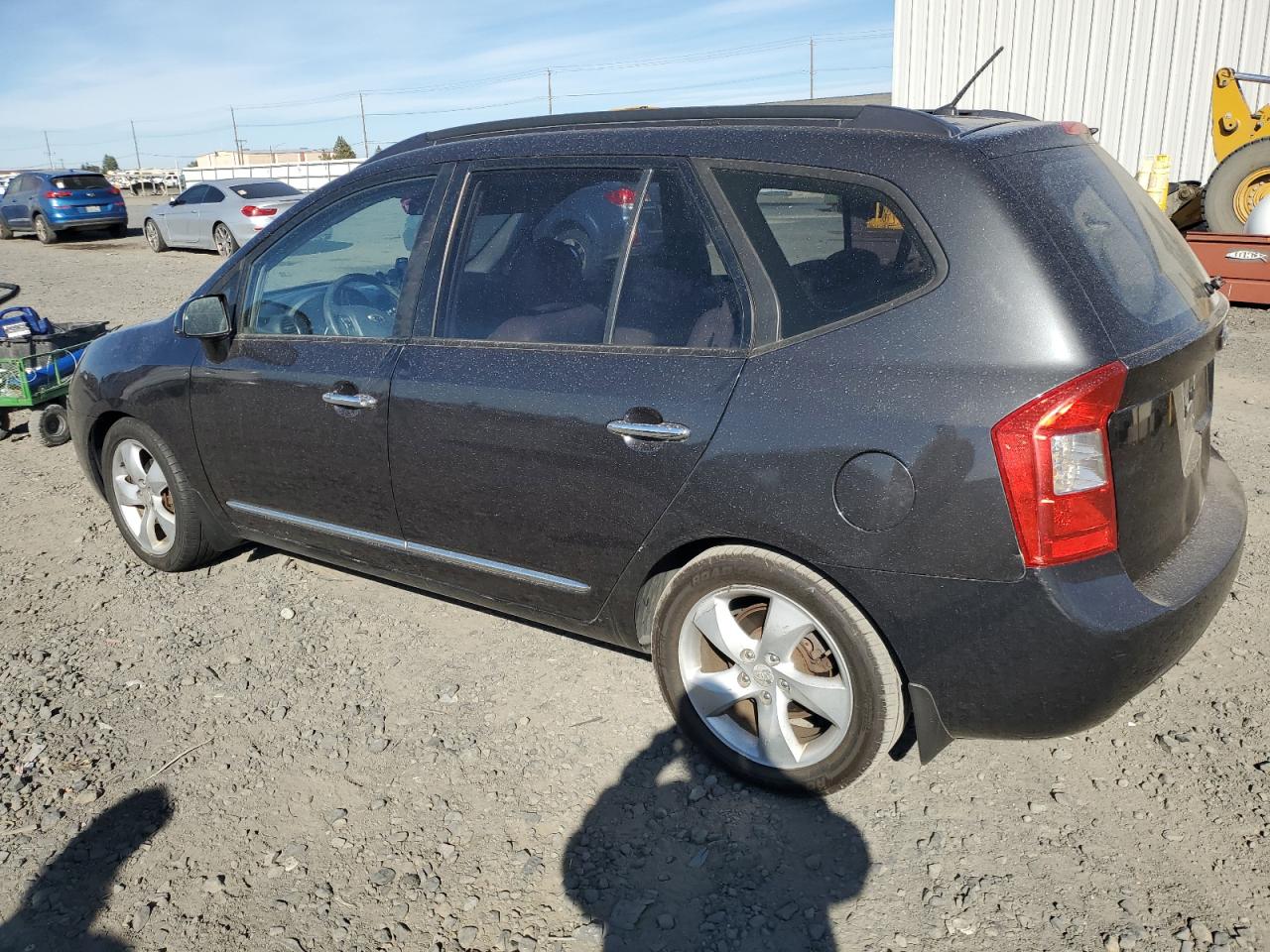 2007 Kia Rondo - Image 2