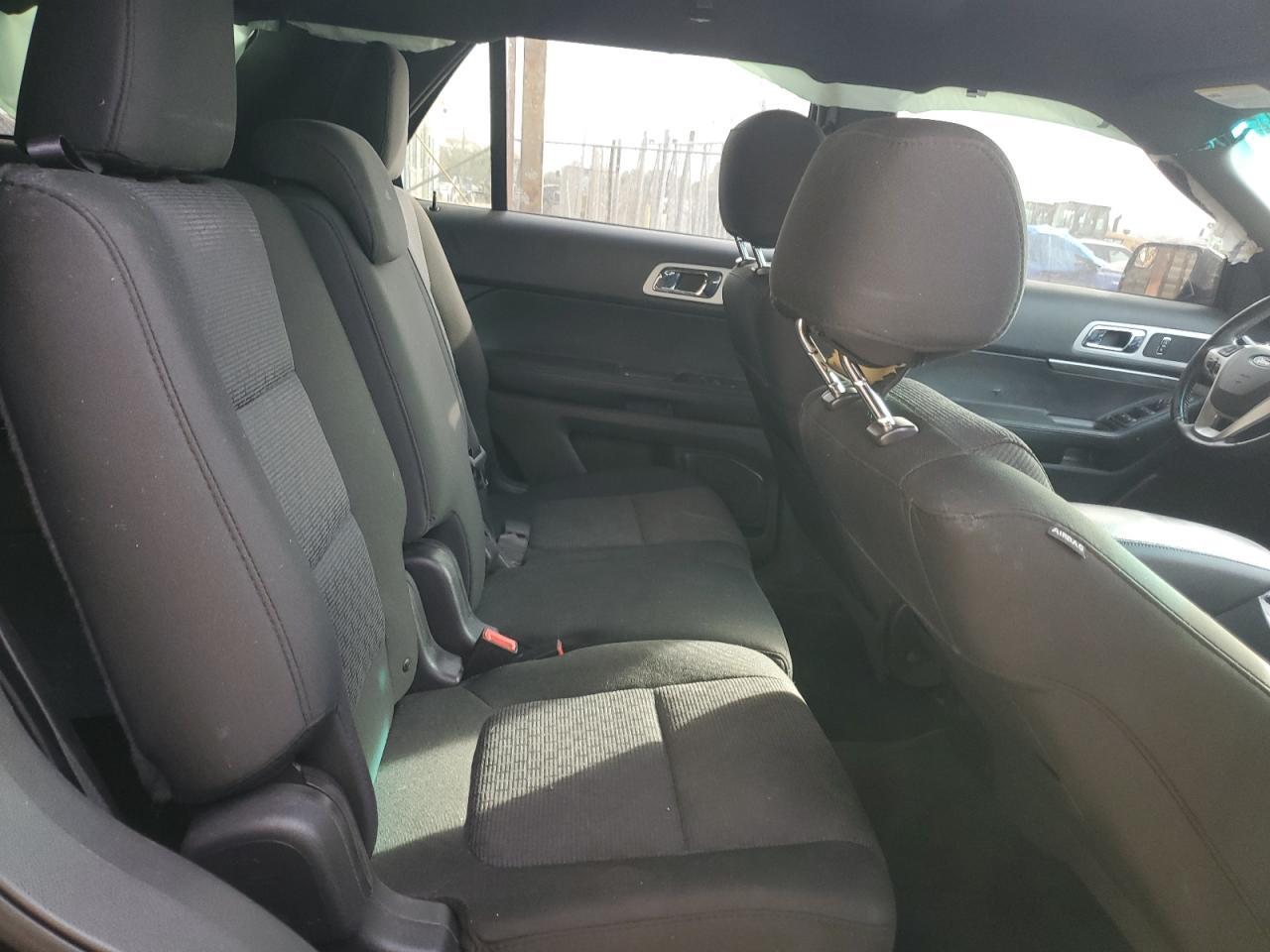 2015 Ford Explorer - Image 10