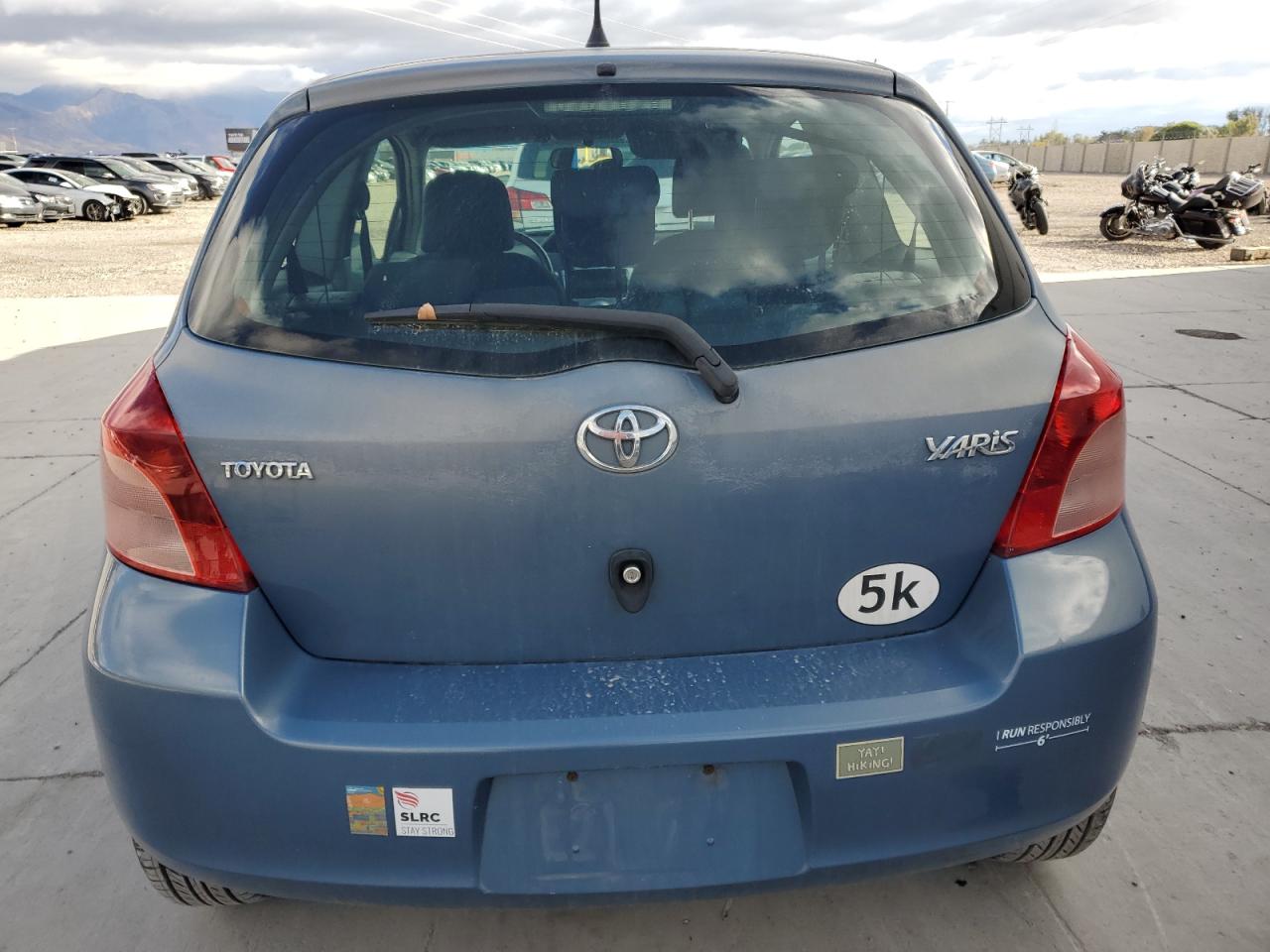 2008 Toyota Yaris VIN: JTDJT923185154139 Lot: 77104024