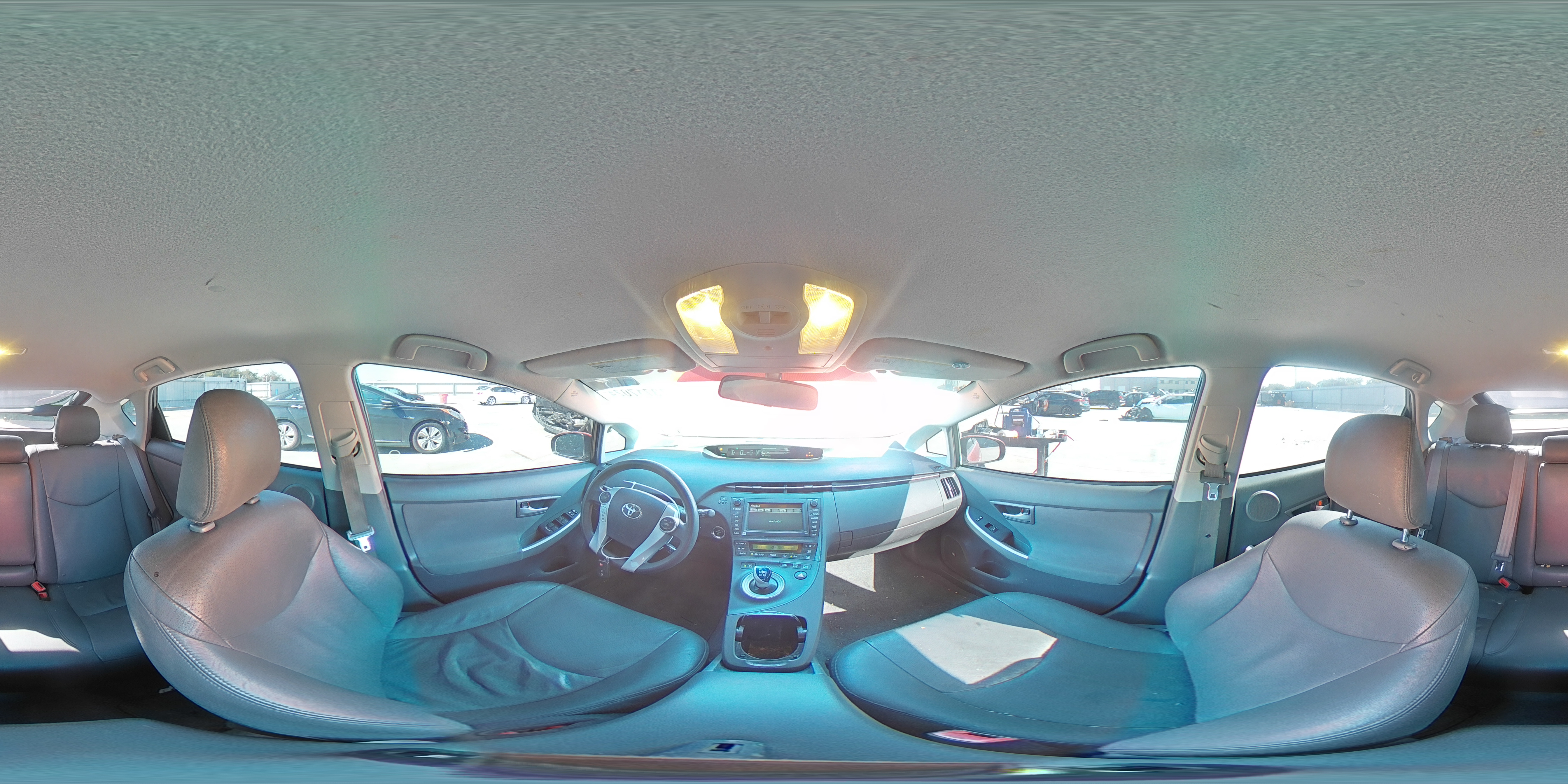 2011 Toyota Prius - Image 12
