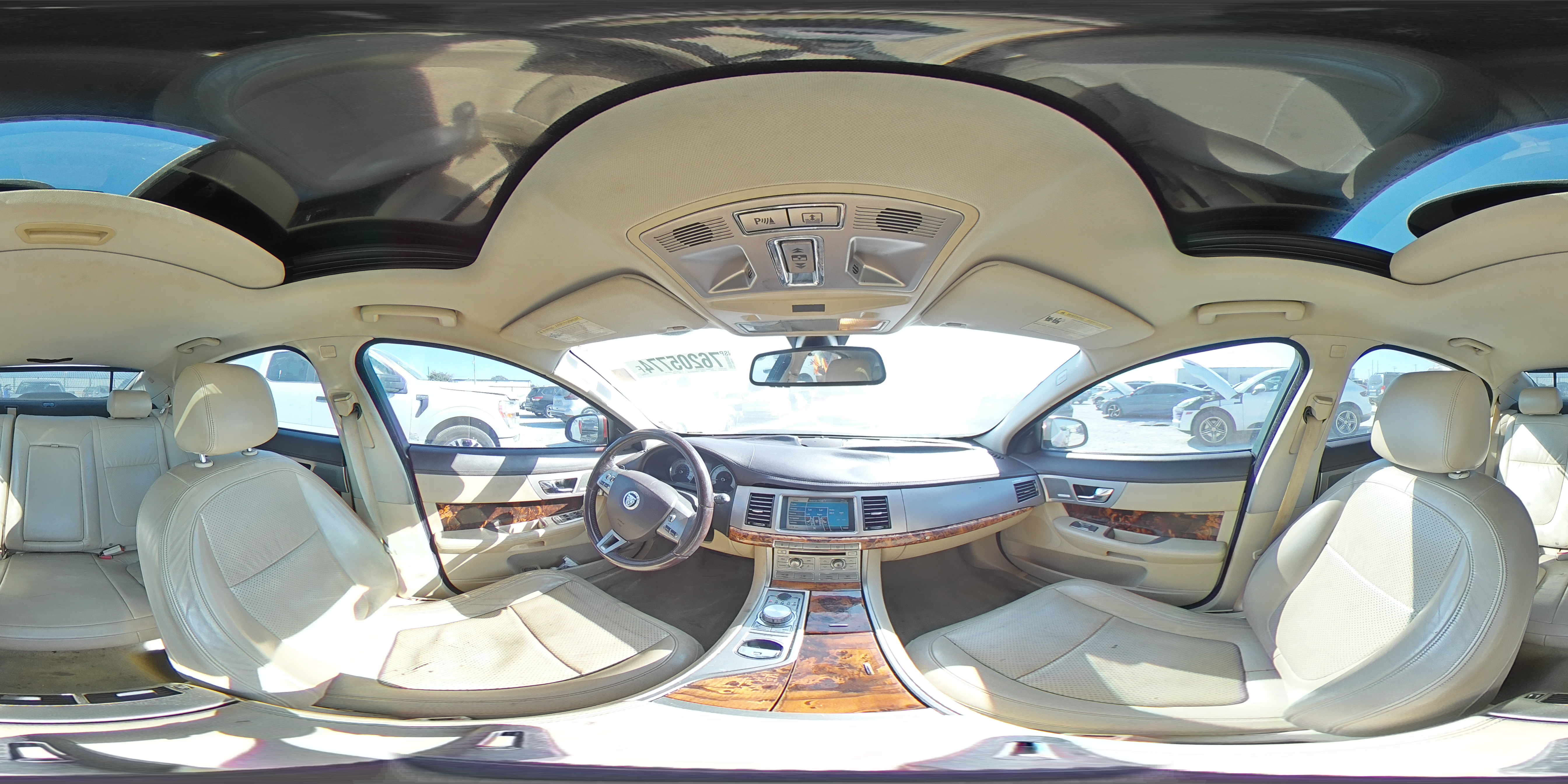 2009 Jaguar XF - Image 13