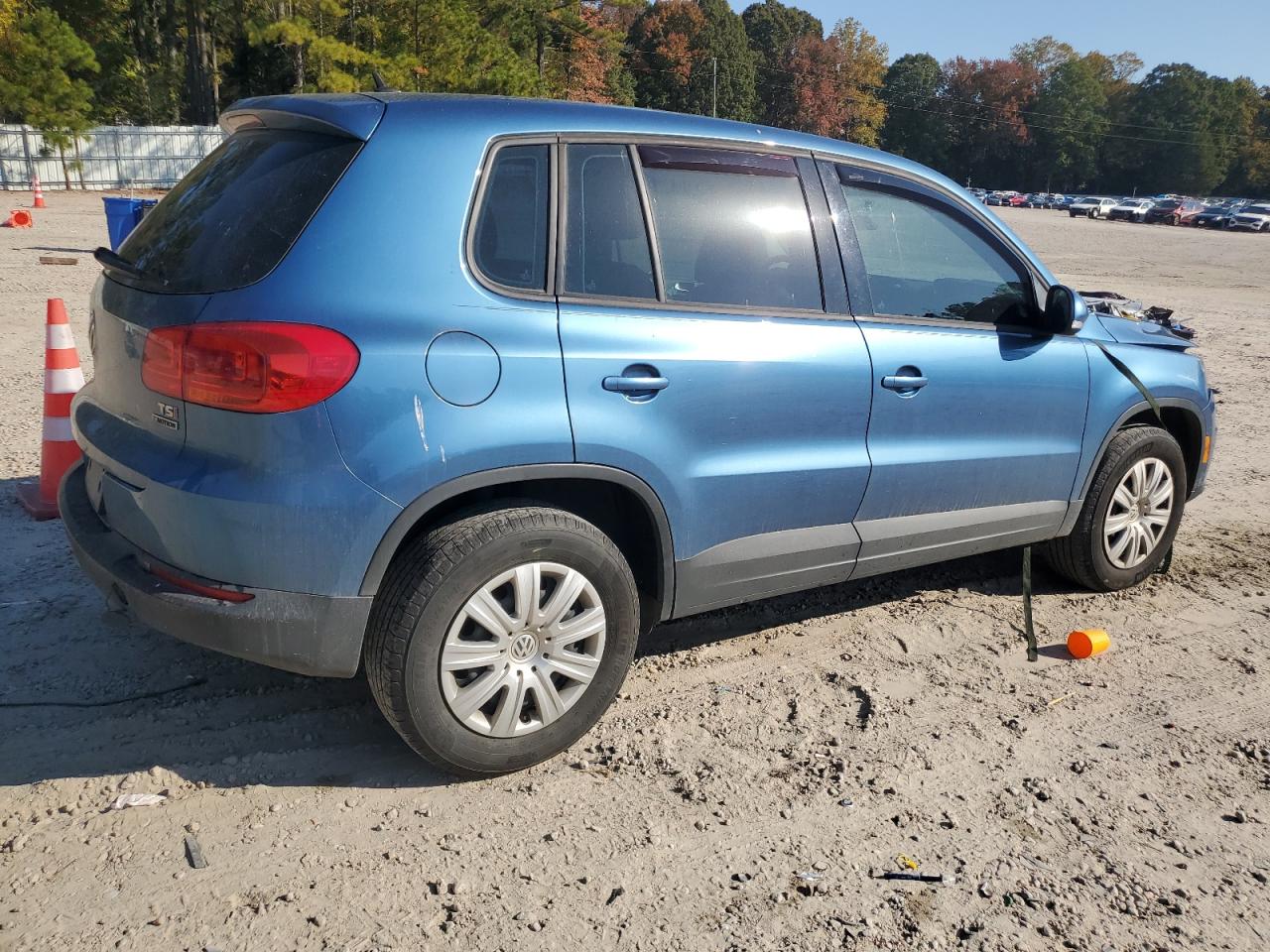 2018 Volkswagen Tiguan - Image 3
