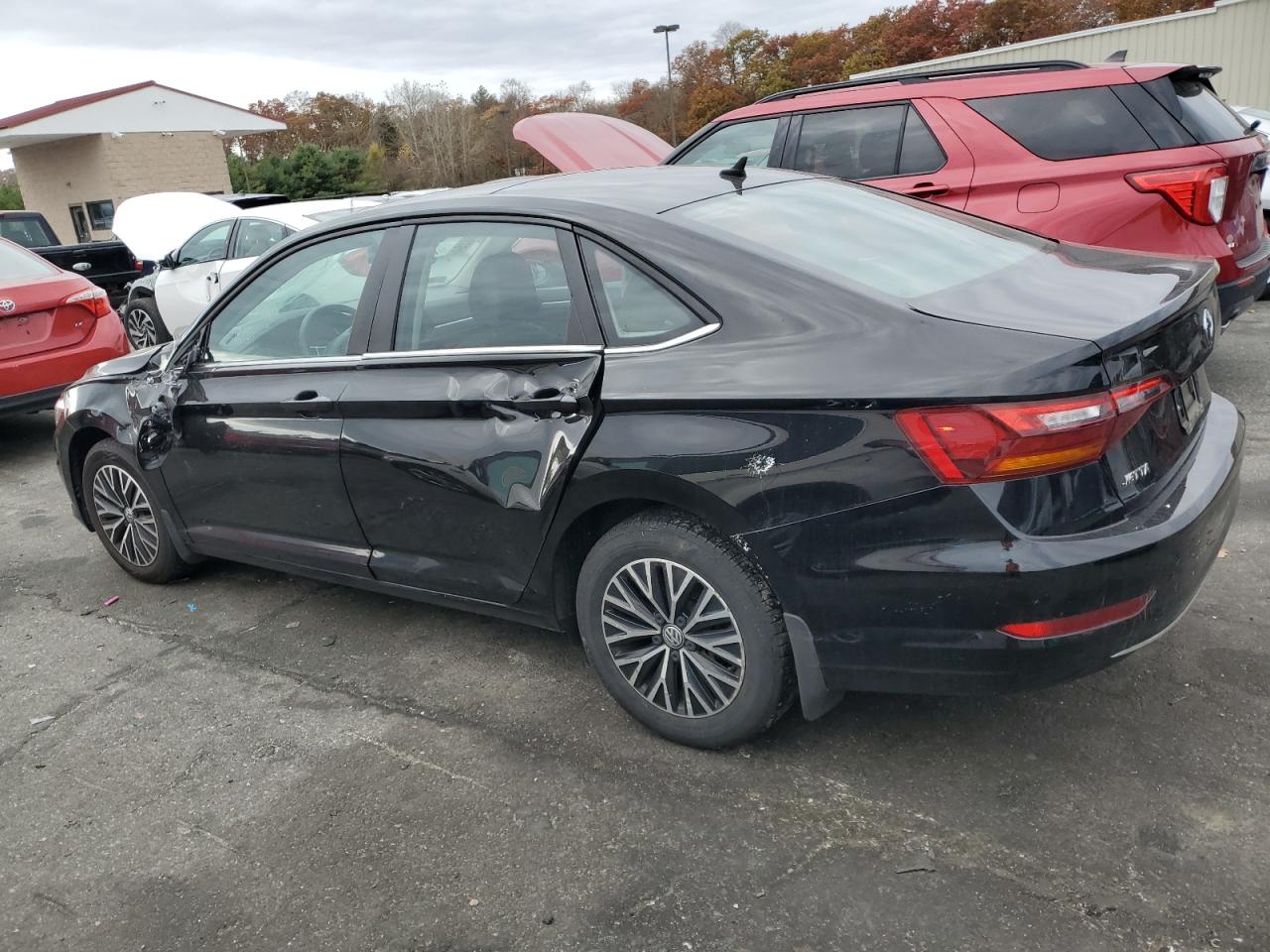 2019 Volkswagen Jetta - Image 2