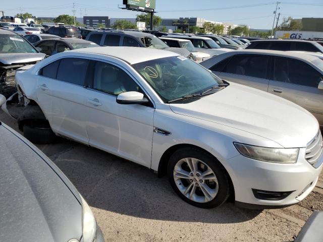 Седани FORD TAURUS 2015 Білий