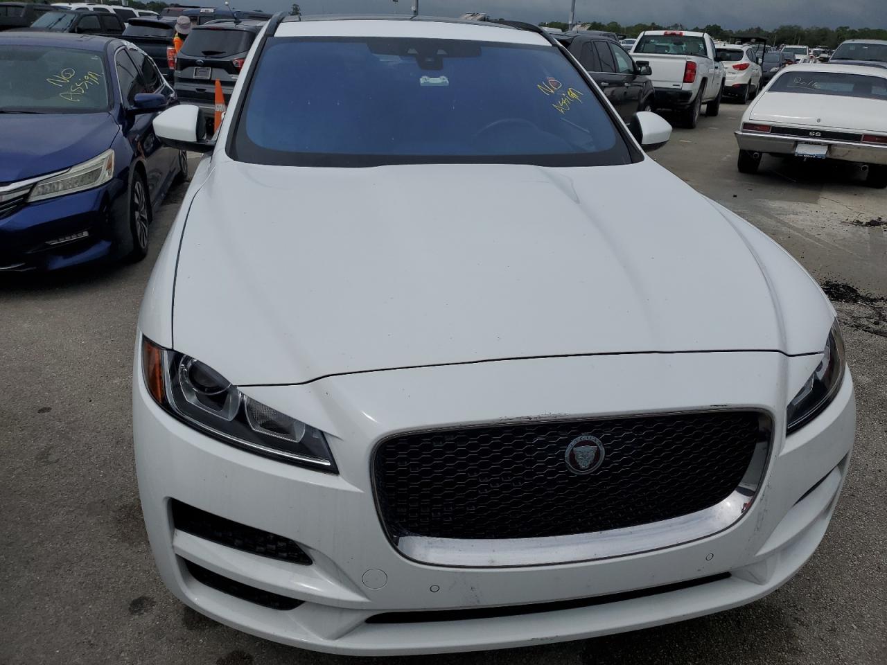 2019 Jaguar F-Pace - Image 5