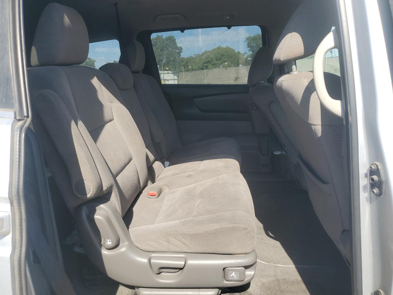 2011 Honda Odyssey - Image 11
