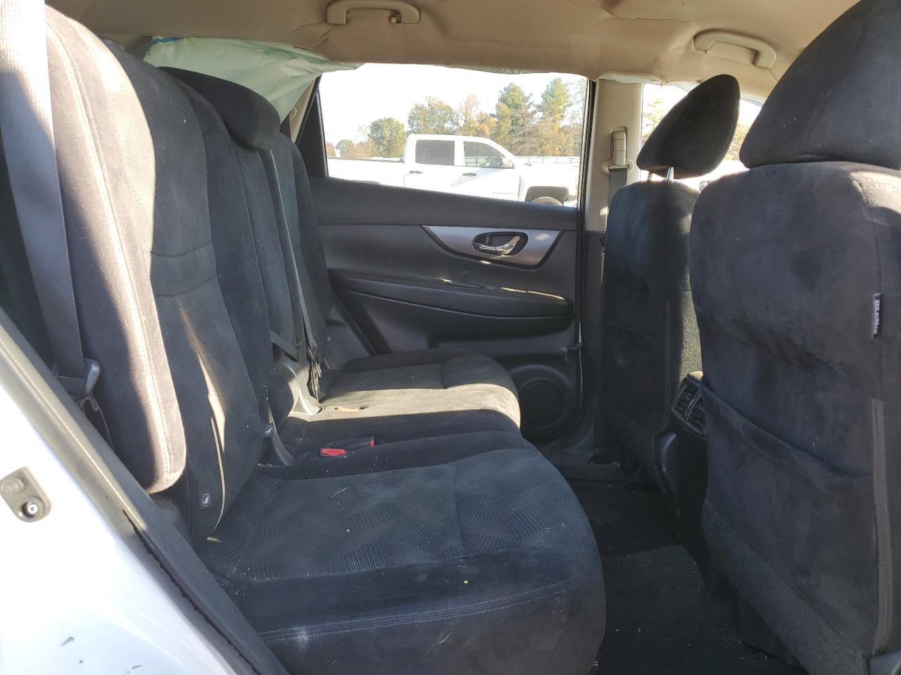 2015 Nissan Rogue - Image 11