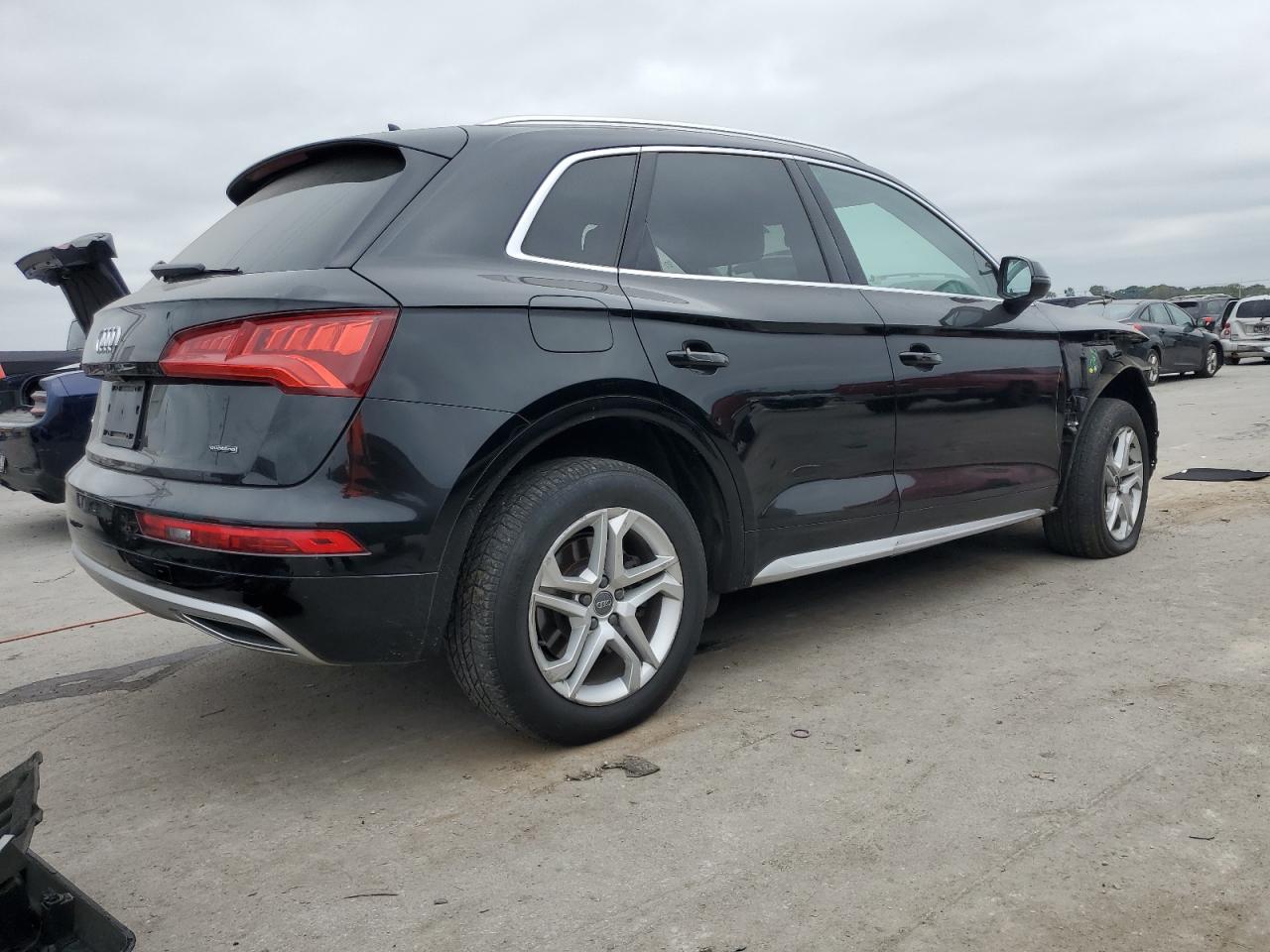 WA1ANAFY6K2125353 2019 Audi Q5 Premium