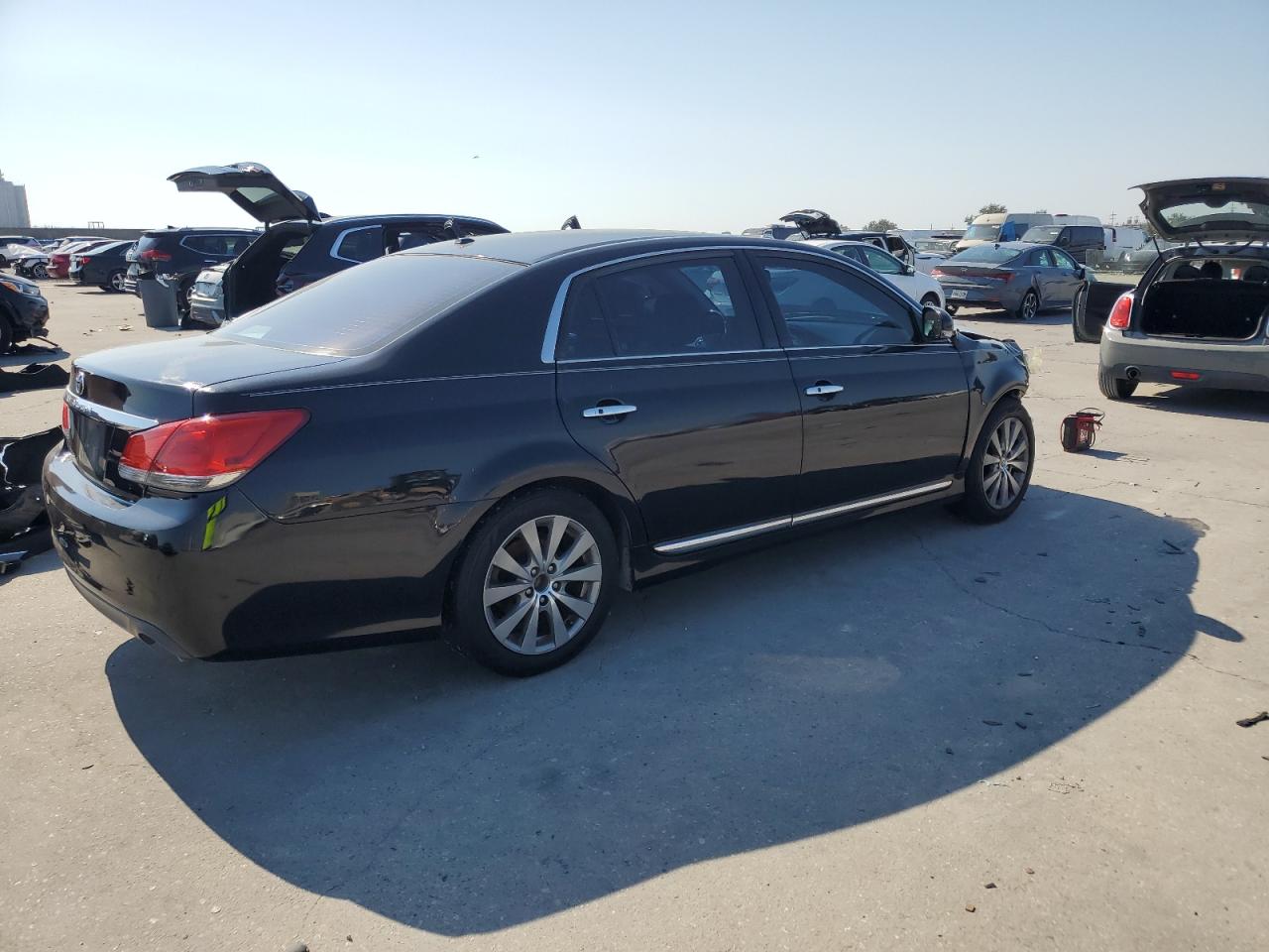 2012 Toyota Avalon - Image 3