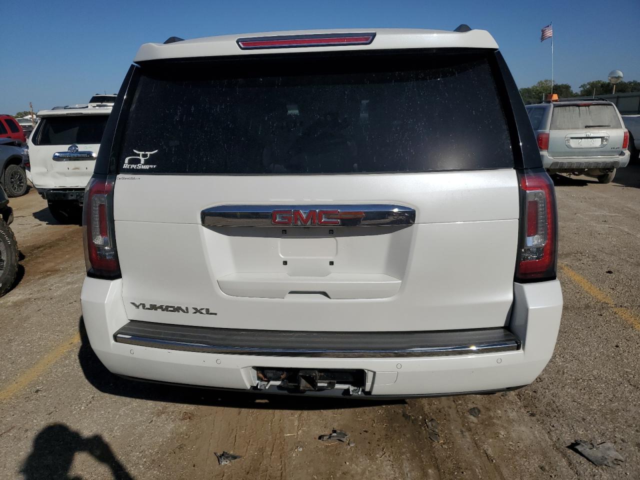 2018 GMC Yukon Xl Denali VIN: 1GKS2HKJ6JR323204 Lot: 74460234