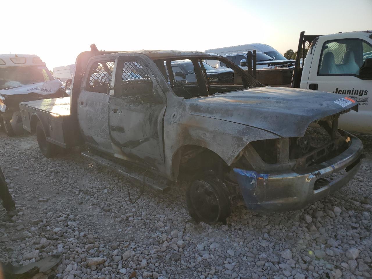 2015 RAM 3500 - Image 4
