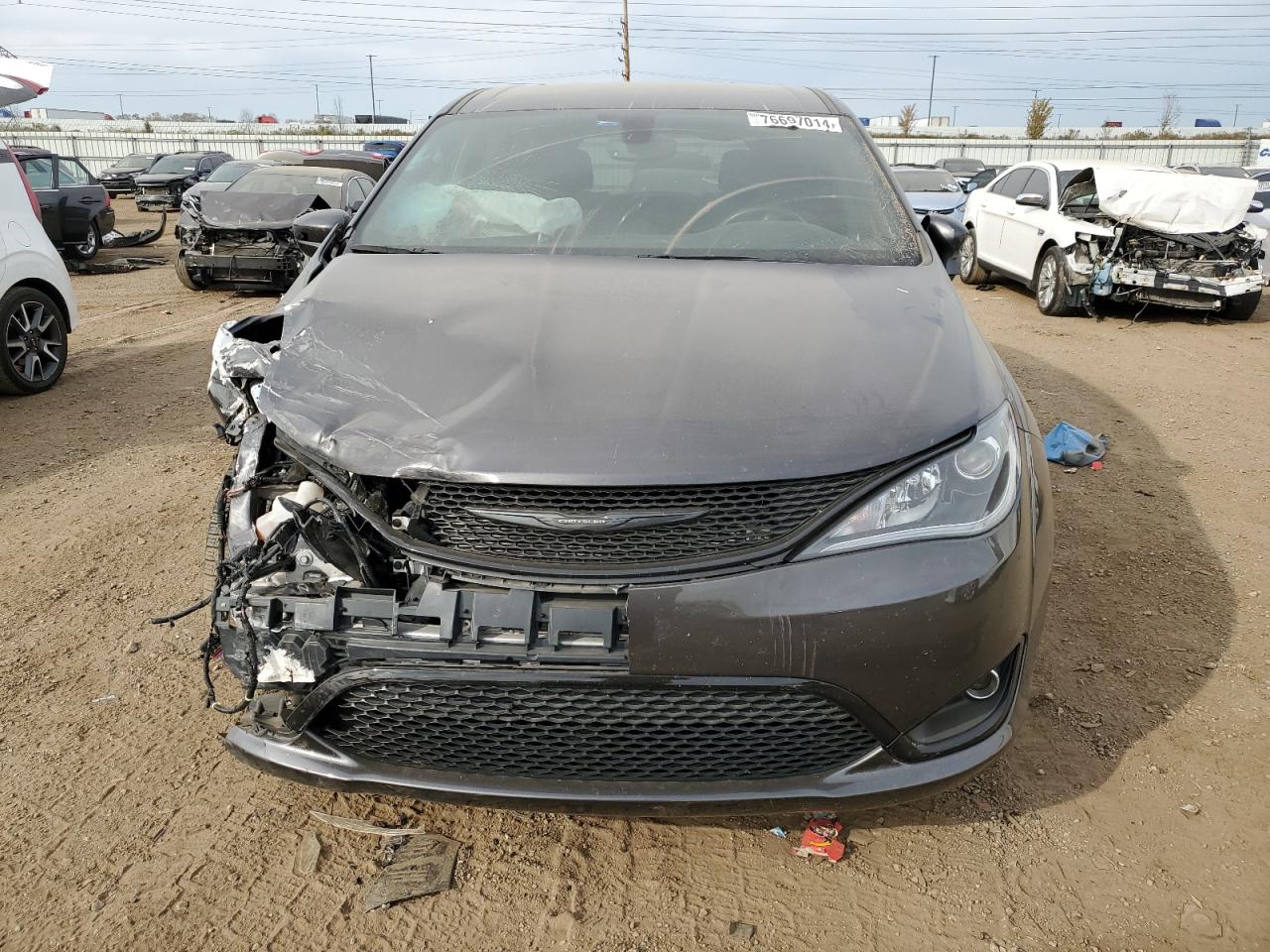 2020 Chrysler Pacifica - Image 5