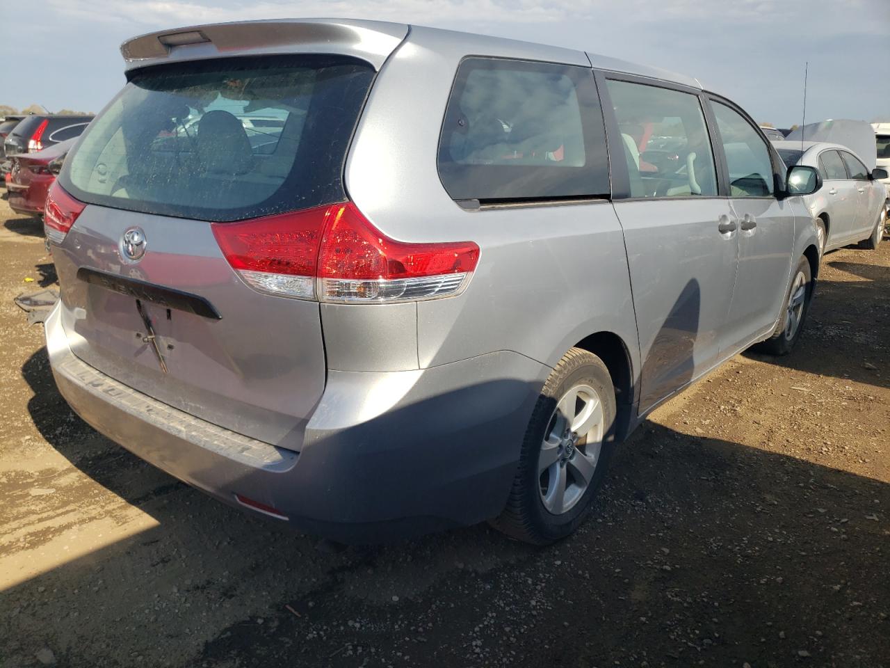 2014 Toyota Sienna - Image 3