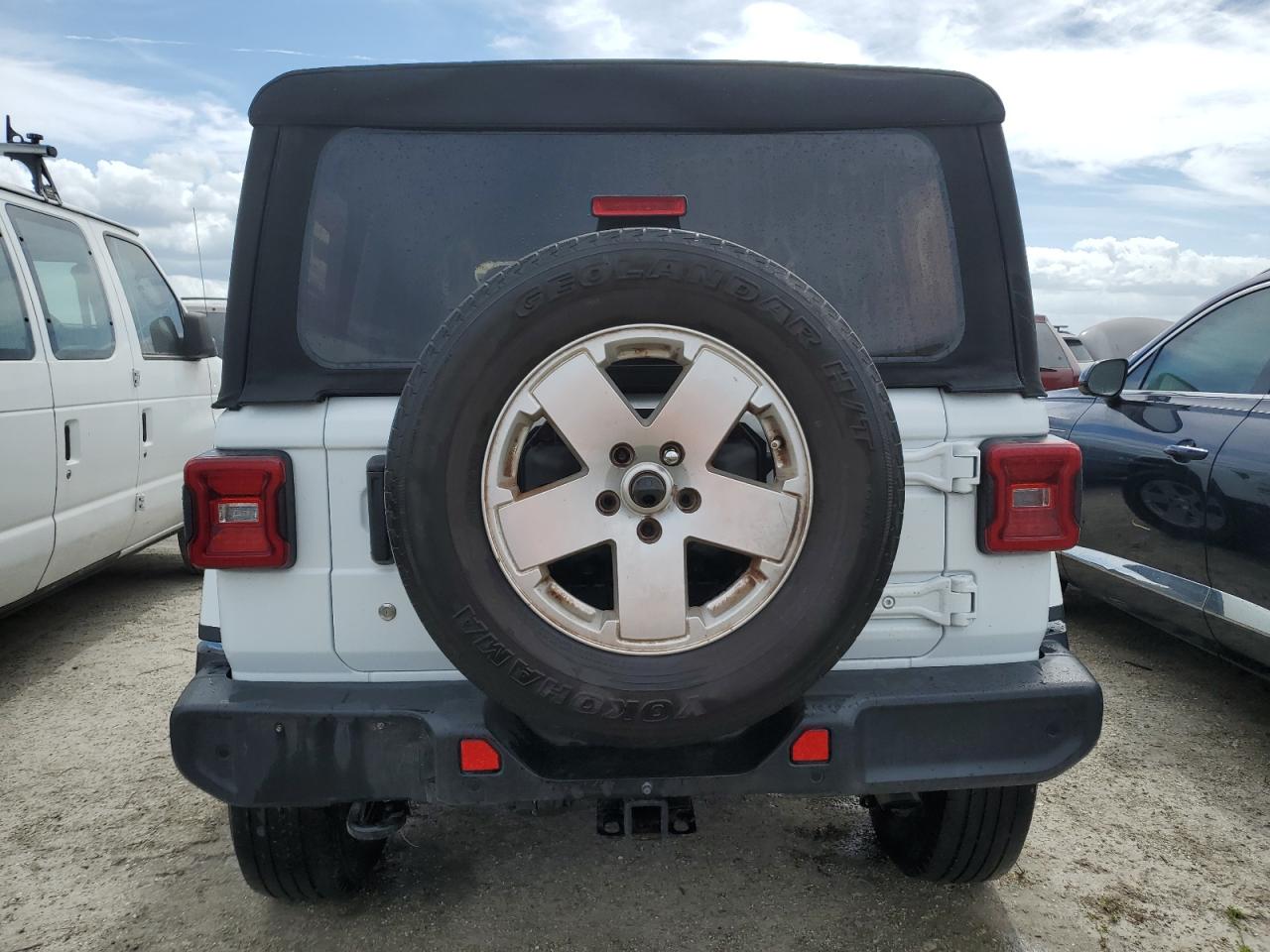 2018 Jeep Wrangler - Image 6