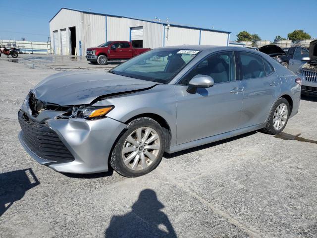  TOYOTA CAMRY 2020 Srebrny