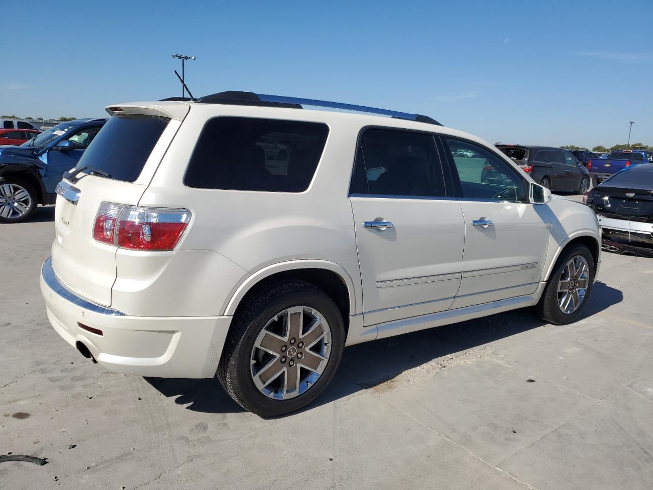 2012 GMC Acadia - Image 3