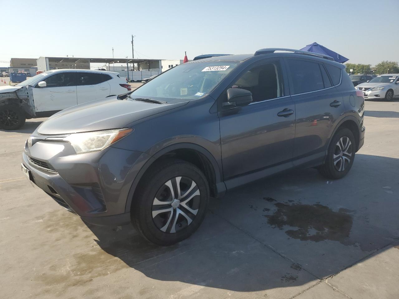 JTMZFREV3HJ102848 2017 TOYOTA RAV 4 - Image 1