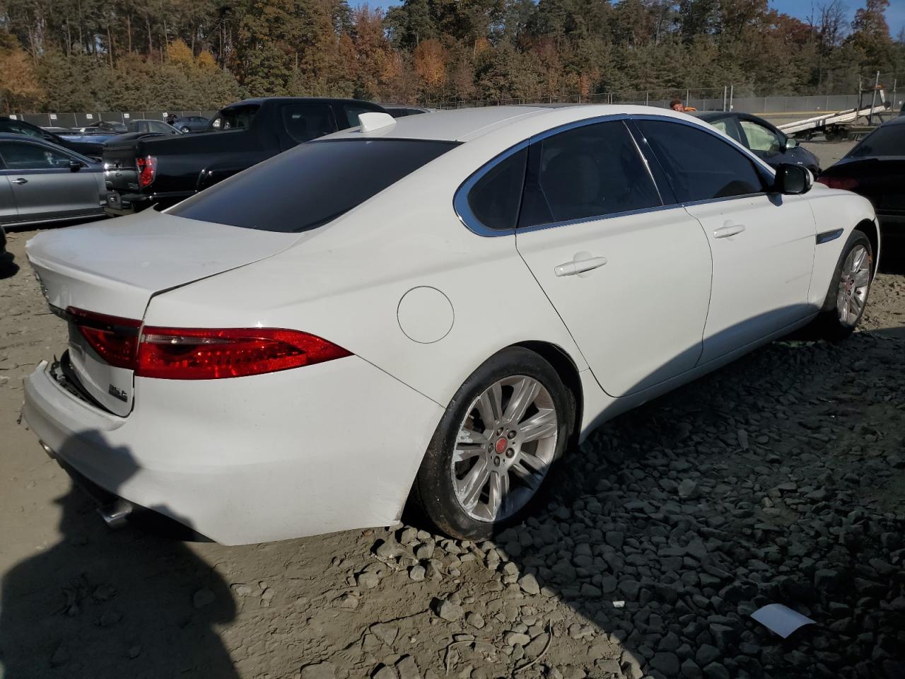 2017 Jaguar XF - Image 3