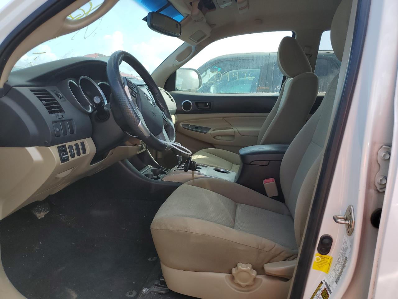 2014 Toyota Tacoma - Image 7