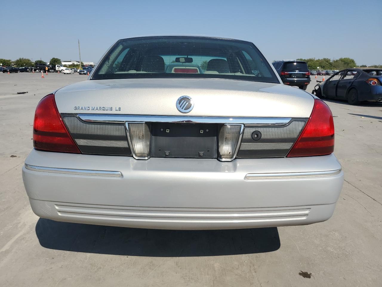 2010 Mercury Grand Marquis Ls VIN: 2MEBM7FV8AX600470 Lot: 74926644